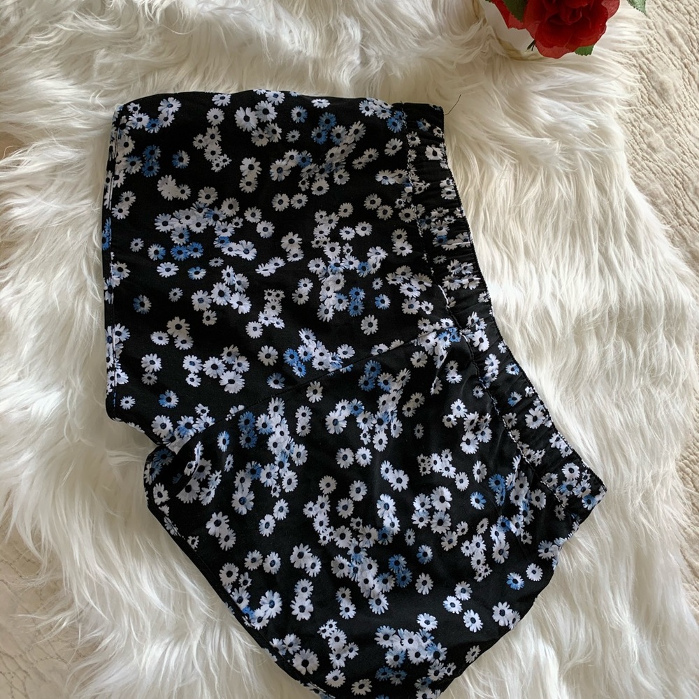 🦋Floral shorts